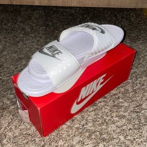 Womens Nike Benassi JDI
